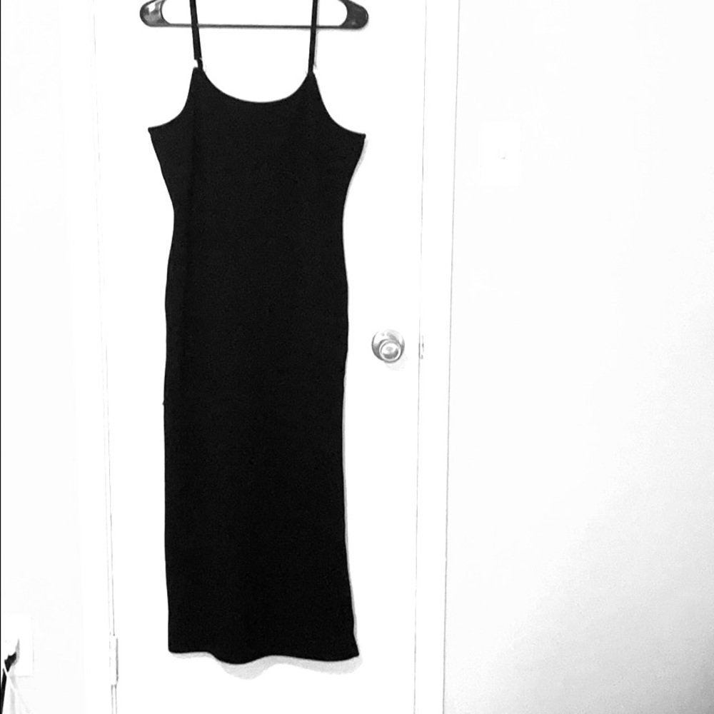 Sleek & Black & Maxi
